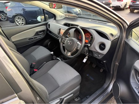 2015 Toyota Yaris Mint Yaris - 1.0 petrol - fantastic spec €11,750 thumbnail