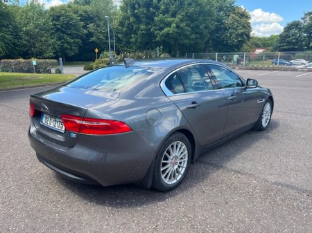 2018 Jaguar XE - thumbnail 7