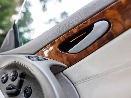 2003 Mercedes-Benz SL Class - thumbnail 22