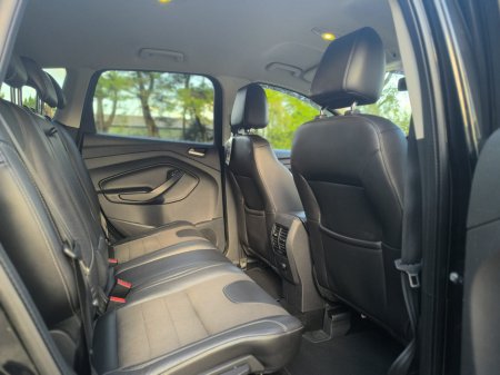 2016 Ford Kuga - thumbnail 24