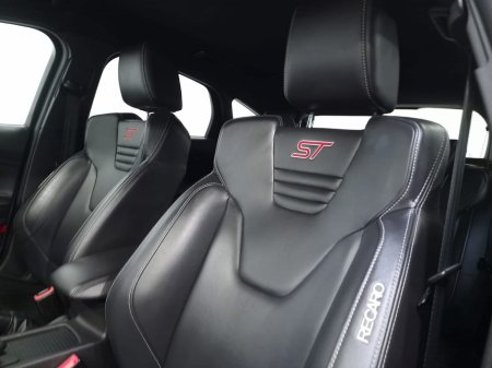 2015 Ford Focus 2.0 EcoBoost 250PS ST2 €18,950 thumbnail