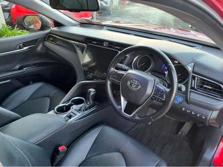 2019 Toyota Camry WS AUTOMATIC HYBRID 2.5 PETROL //HIGH SPEC//FULL LEATHER HEATED SEATS//HEAD UP DISPLAY//KEYLESS ENTRY// €26,950 thumbnail
