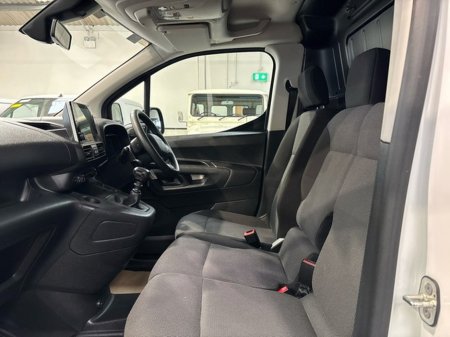 2024 Toyota Proace City - thumbnail 6