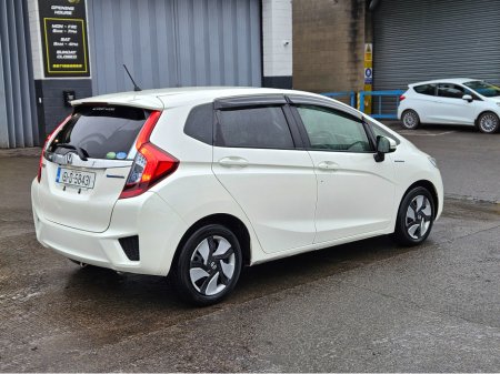 2015 Honda Fit DAA-GP5 HYBRID 5DR AUTO €9,950 thumbnail