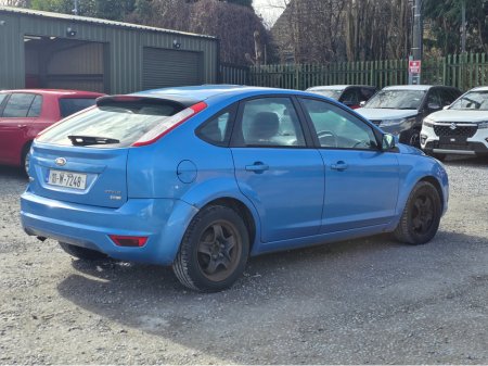 2010 Ford Focus - thumbnail 9