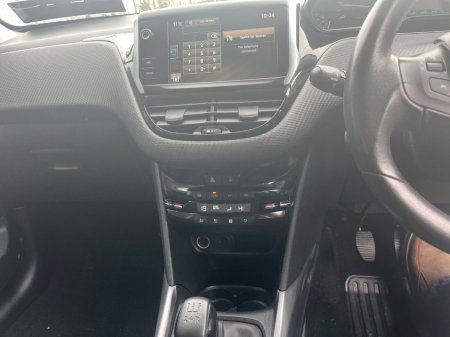 2016 Peugeot 2008 - thumbnail 10