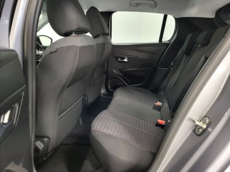 2023 Peugeot 208 - thumbnail 8