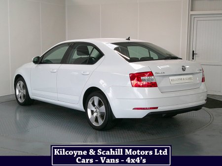 2019 Skoda Octavia - thumbnail 5