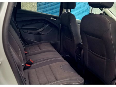 2015 Ford Kuga ZETEC 2.0 TD120 S6 M6 FWD €8,950 thumbnail