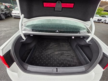 2016 Volkswagen Passat SALOON 1.4 TSI HIGHLINE ELECTRIC SEATS  SAT-NAV REV CAMERA BLIND-SPOT CARPLAY ANDROID AUTO €16,500 thumbnail