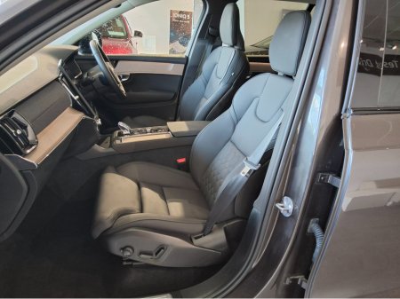 2025 Volvo XC90 T8 PHEV AWD AUTO PLUS - New Model - 7 Seats - Pan Roof - Black Leather - thumbnail