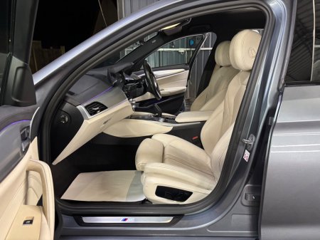 2019 BMW 5 Series - thumbnail 16