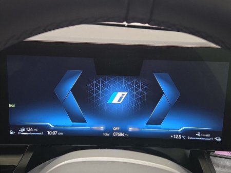 2025 BMW 5 Series - thumbnail 9