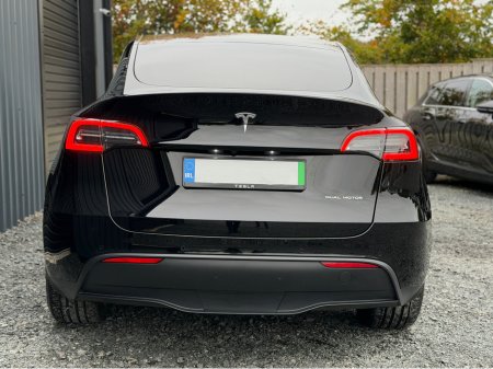 2023 Tesla Model Y MODEL Y LONG RANGE AWD €32,950