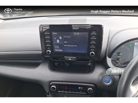 2023 Toyota Yaris HYBRID LUNA, VERY LOW MILEAGE! €23,995 thumbnail