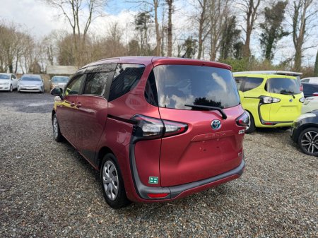 2016 Toyota Sienta  €12,500