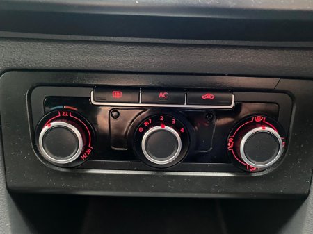 2012 Volkswagen Amarok DC TREND 163BHP 4MOTION 4DR €13,750