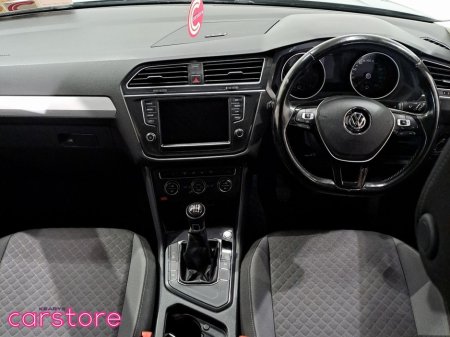 2017 Volkswagen Tiguan - thumbnail 11