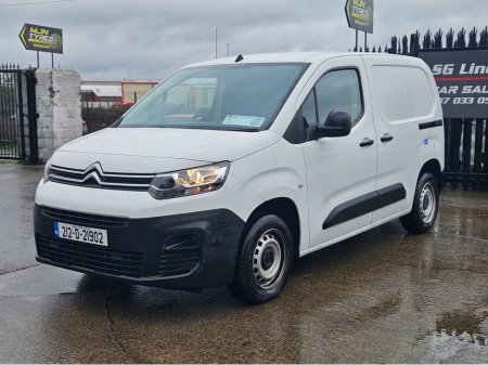 2021 Citroen Berlingo - view 4