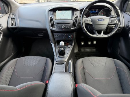 2017 Ford Focus - thumbnail 8