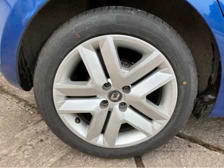 2022 Renault Clio DYNAMIQUE TCE 90 MY21.5 5 5DR €13,900 thumbnail