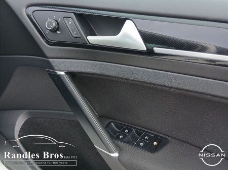 2017 Volkswagen Golf - thumbnail 23