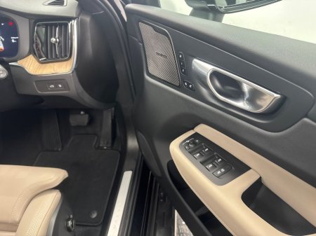 2026 Volvo XC60 T6 PLUS BRIGHT *TOWBAR AND SIDESTEPS* €160 PER WEEK ON PCP €76,995 thumbnail