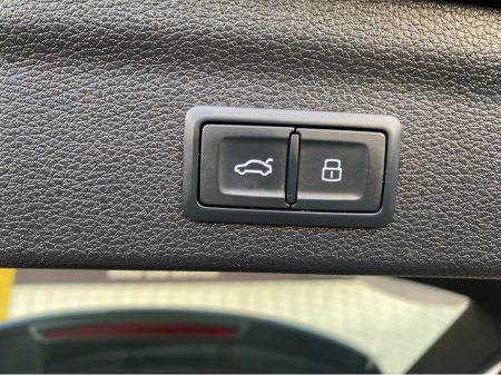 2020 Audi Q3 35 TDI 150 S-TRONIC SE 4DR AUTO €29,950 thumbnail