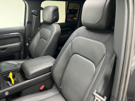 2024 Land Rover Defender HSE X-DYNAMIC P400E €92,990 thumbnail