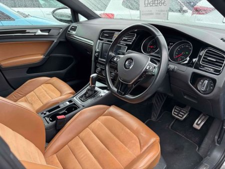 2014 Volkswagen Golf - view 4