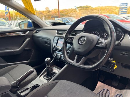 2016 Skoda Octavia - thumbnail 4