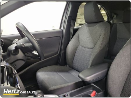 2023 Toyota Yaris DESIGN HEV 1.5 Petrol Automatic €25,895 thumbnail