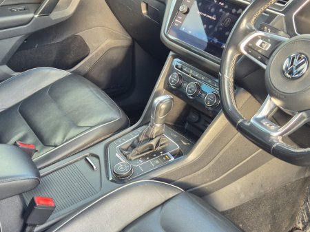 2018 Volkswagen Tiguan 2.0 R-LINE 190PS 4MOTION 5DR A TDI €23,950 thumbnail