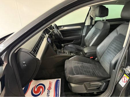 2019 Volkswagen Passat - thumbnail 4