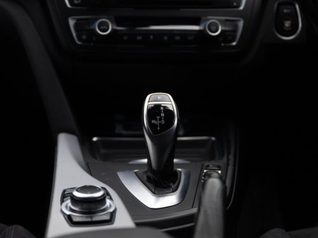 2013 BMW 3 Series - thumbnail 18