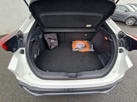 2025 Toyota C-HR 1.8 Hybrid Sport + 5dr €38,949 thumbnail