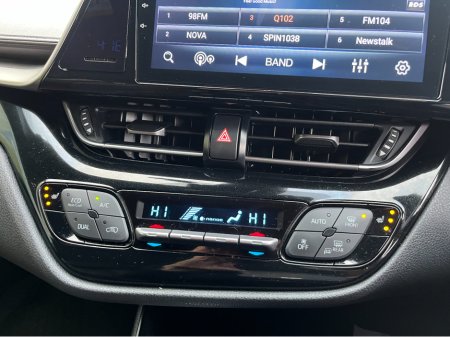 2017 Toyota C-HR SOL AUTOMATIC HYBRID 1.8 PETROL //REVERSE CAMERA//KEYLESS ENTRY//ADAPTIVE CRUISE CONTROL// €18,950 thumbnail