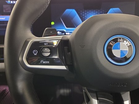 2024 BMW 5 Series - thumbnail 17