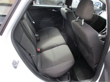 2015 Ford Focus - thumbnail 10