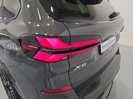 2026 BMW X5  thumbnail