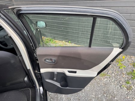 2006 Toyota Yaris - thumbnail 17