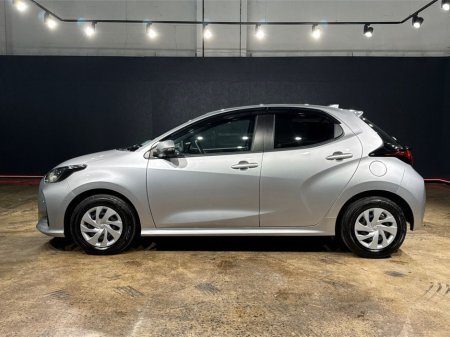 2024 Toyota Yaris - thumbnail 6