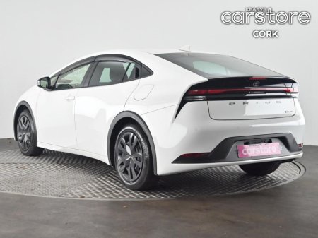 2024 Toyota Prius - thumbnail 3