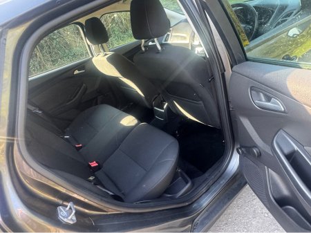 2015 Ford Focus - thumbnail 9