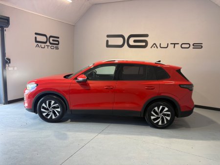 2024 Volkswagen Tiguan - thumbnail 1