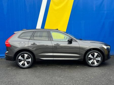 2023 Volvo XC60 T6 PLUS DARK AWD 2.0 HYBRID // OPENING PAN ROOF // LEATHER INTERIOR // 360 PARKING CAMERAS €39,950