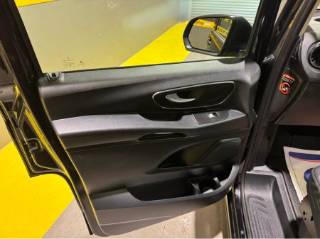 2022 Mercedes-Benz Vito SOLD SOLD SOLD €26,950 thumbnail