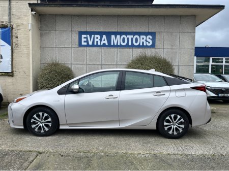 2020 Toyota Prius - thumbnail 6