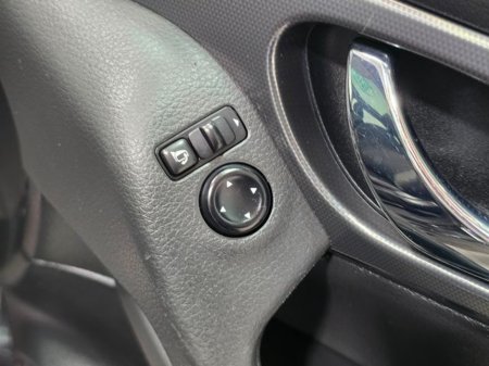 2017 Nissan Qashqai - thumbnail 26