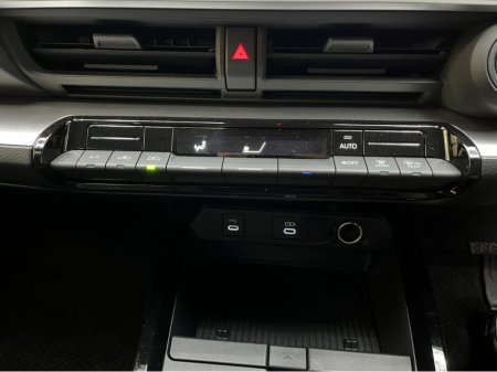 2025 Toyota Prius - thumbnail 18